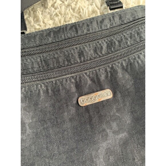 Baggallini Nylon Crossbody Black Leopard Print Zip Adjustable Travel Purse Bag - Picture 2 of 16